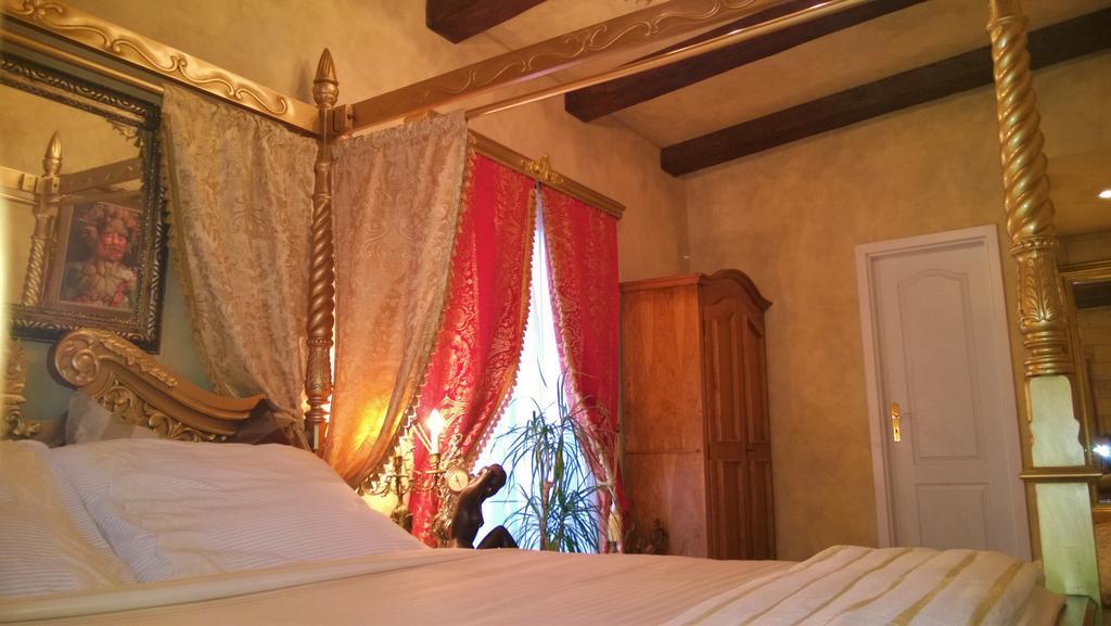 Rezidence Zamecek - Boutique Hotel Františkovy Lázně الغرفة الصورة