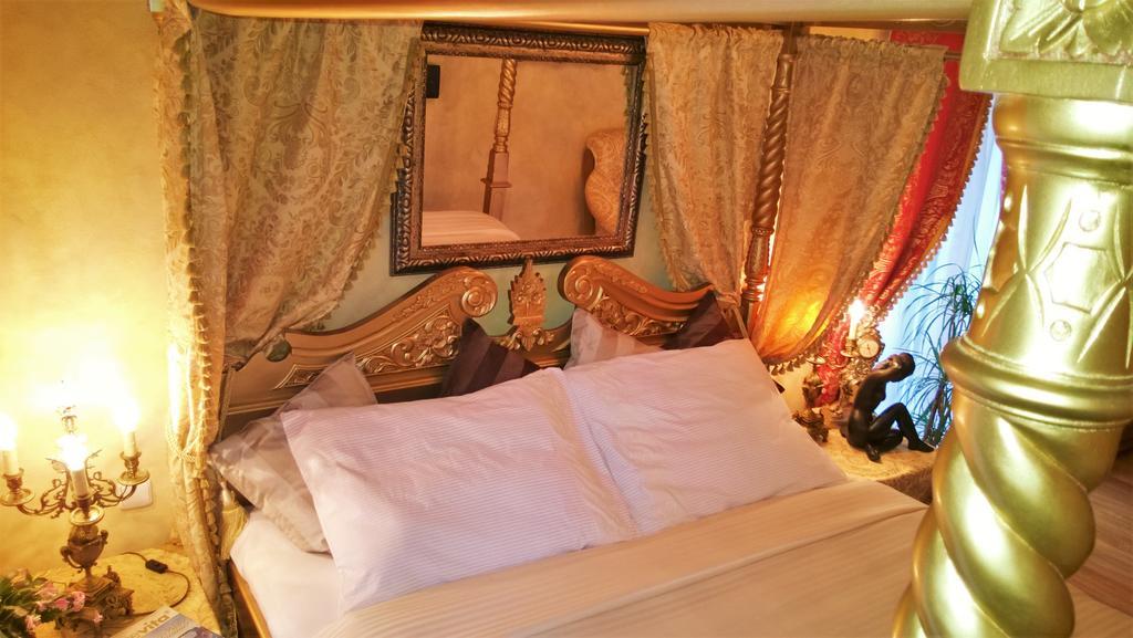 Rezidence Zamecek - Boutique Hotel Františkovy Lázně الغرفة الصورة